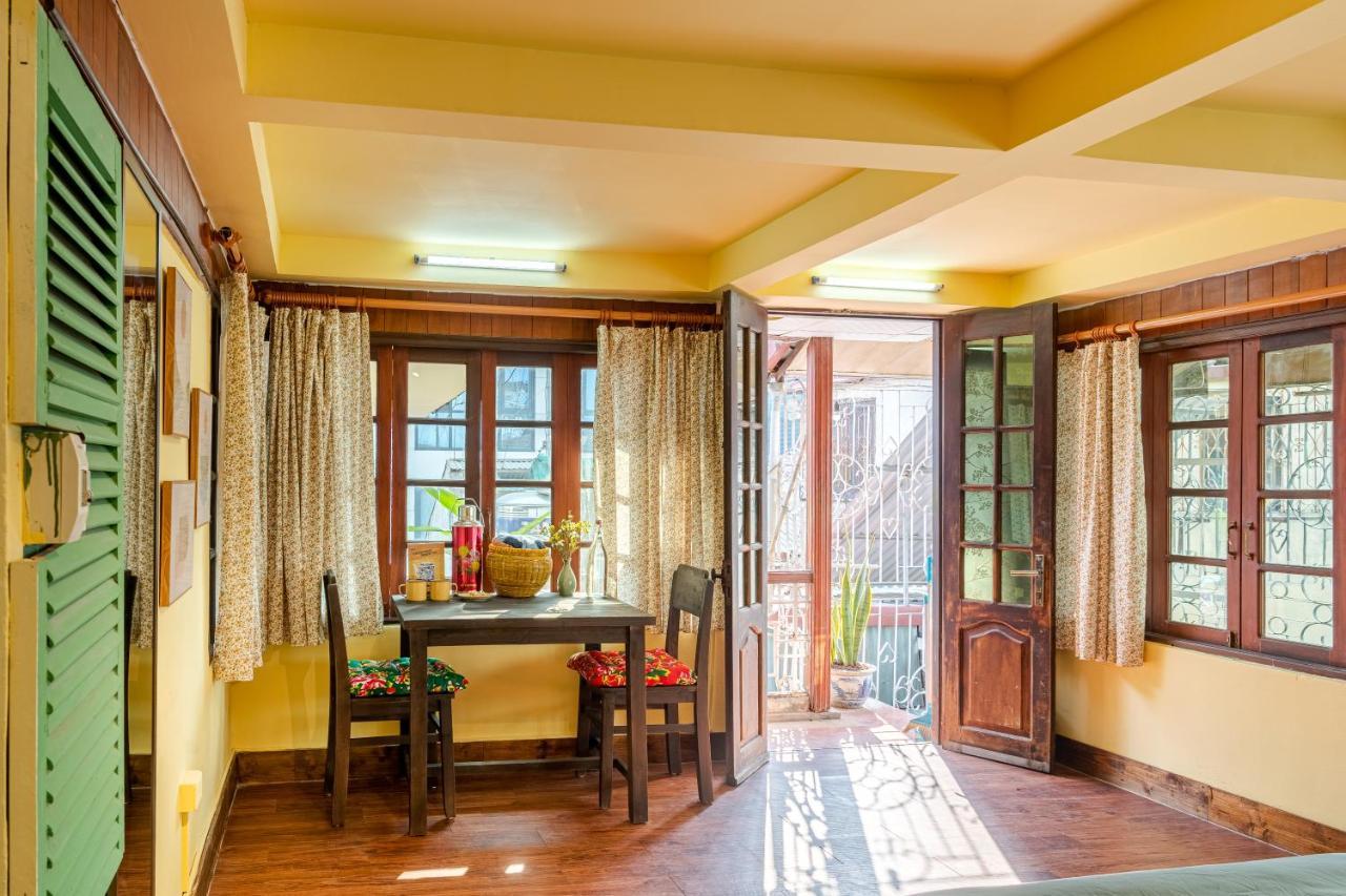 Hanoi Retro 80S Homestay Экстерьер фото